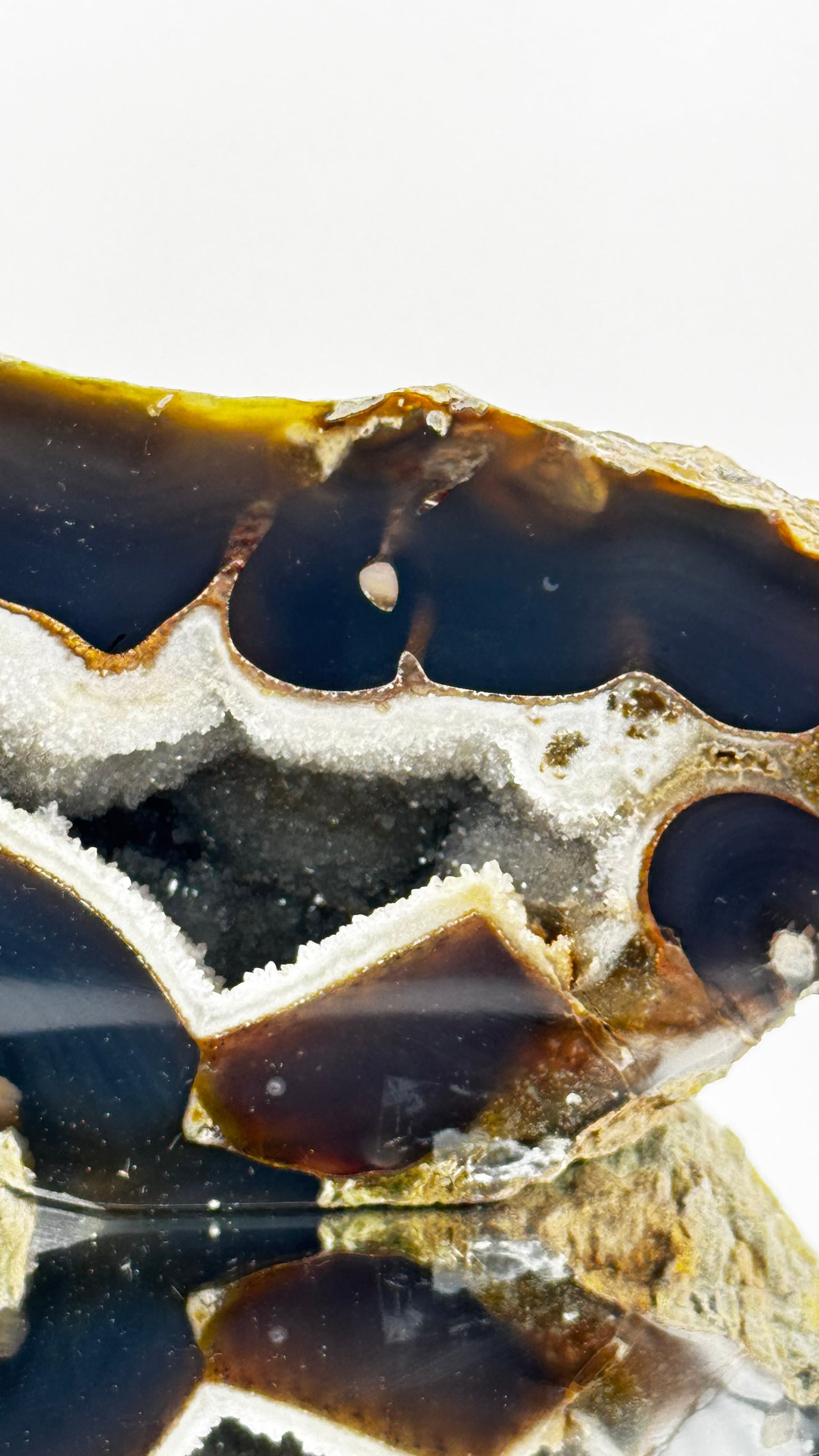 Agate geode with quartz druses – amber & honey brown – Brazil, 1.8 kg