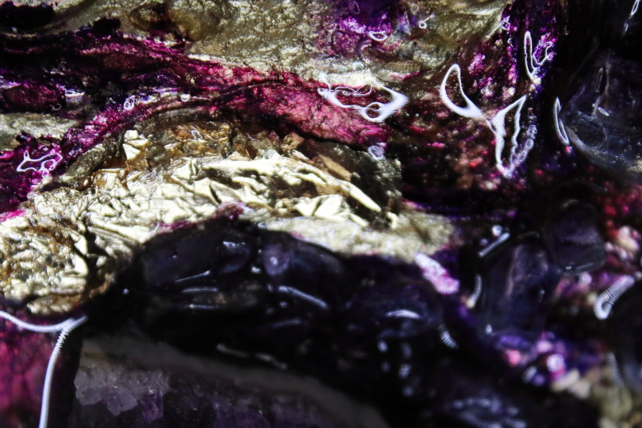 Amethyst Crystal Composition