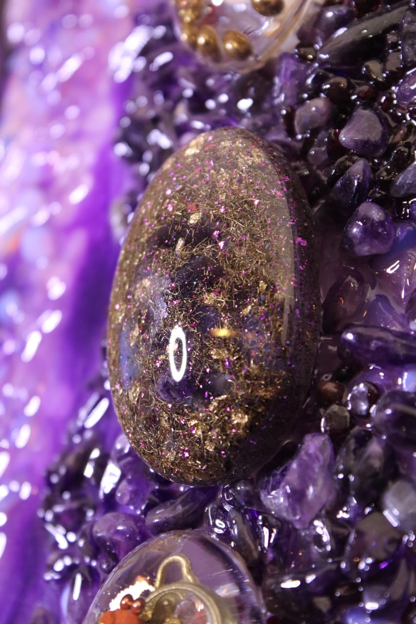 Amethyst Crystal Composition