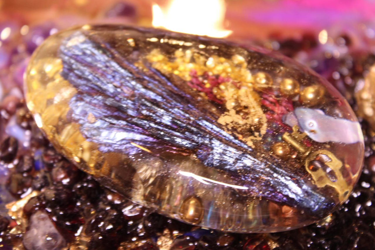 Amethyst Crystal Composition