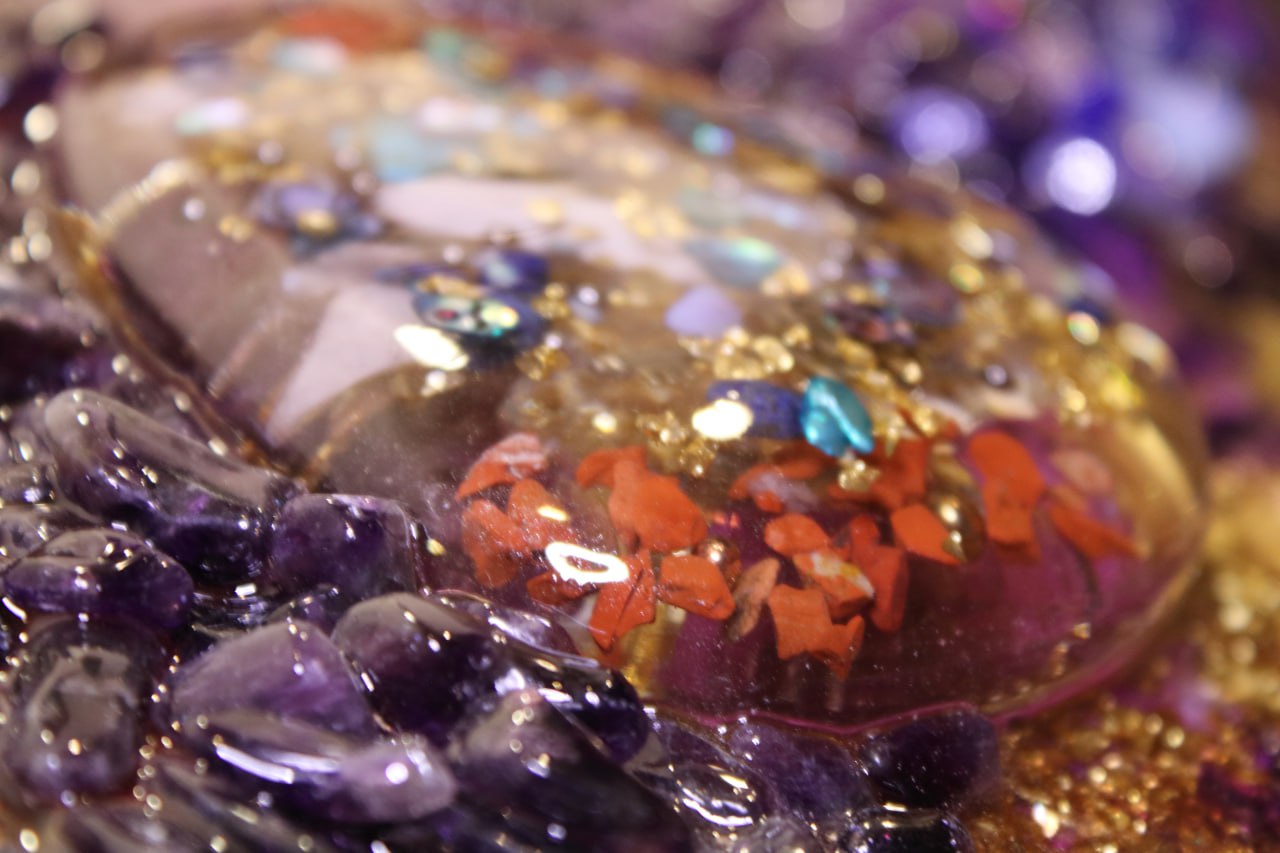 Amethyst Crystal Composition