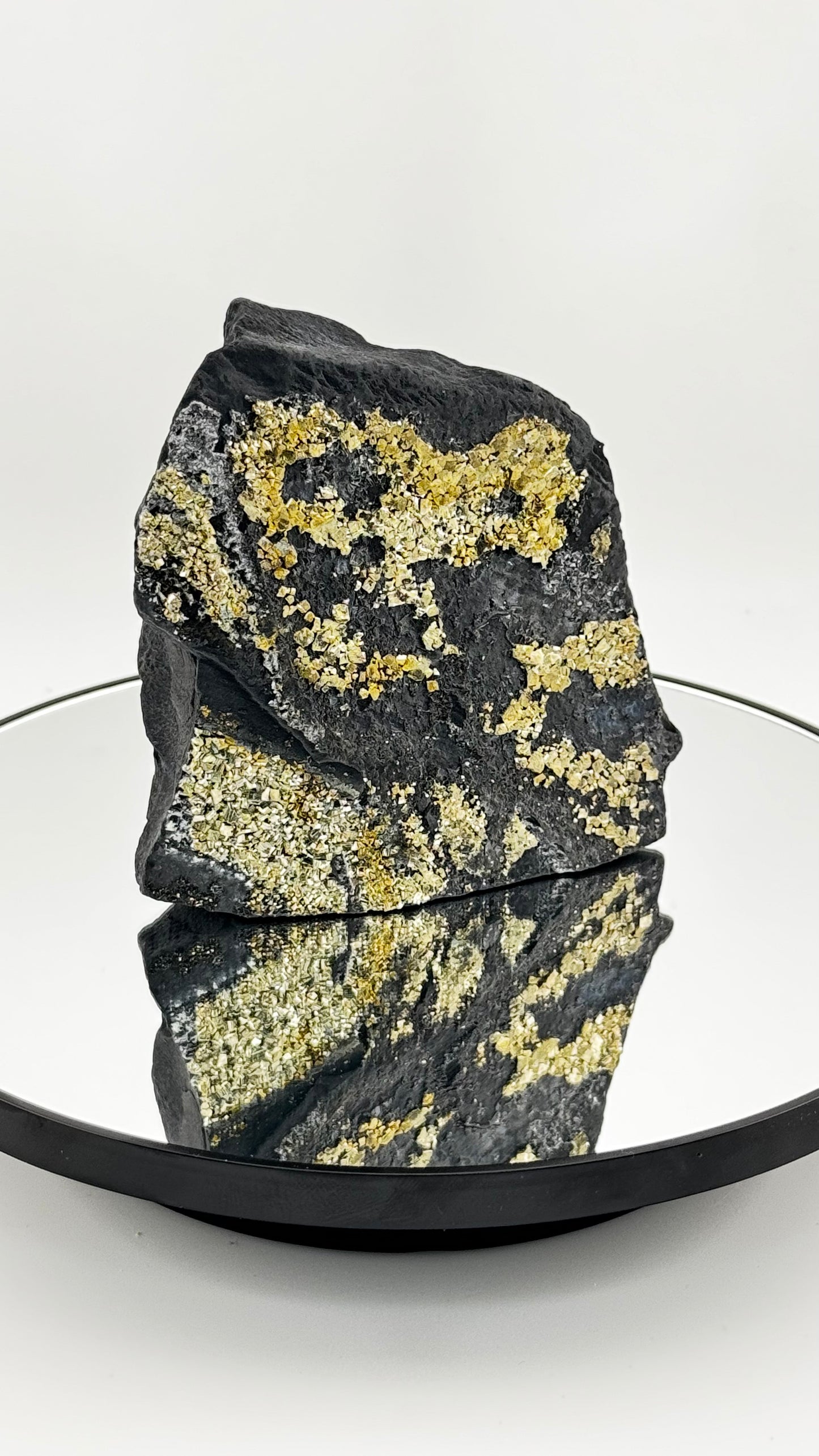 Shungite with Pyrite – Black Carbon &amp; Gold – Shunga, Russia, 570g