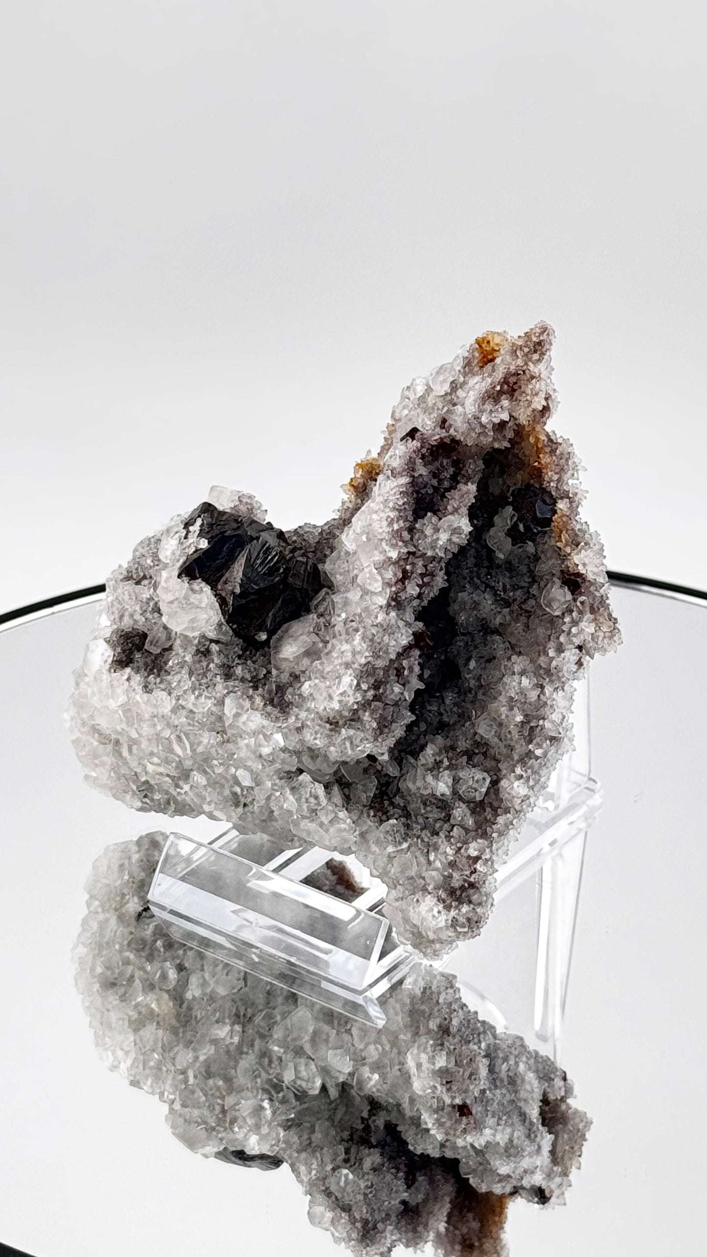 Sphalerite on quartz – Hunan, China, 273g