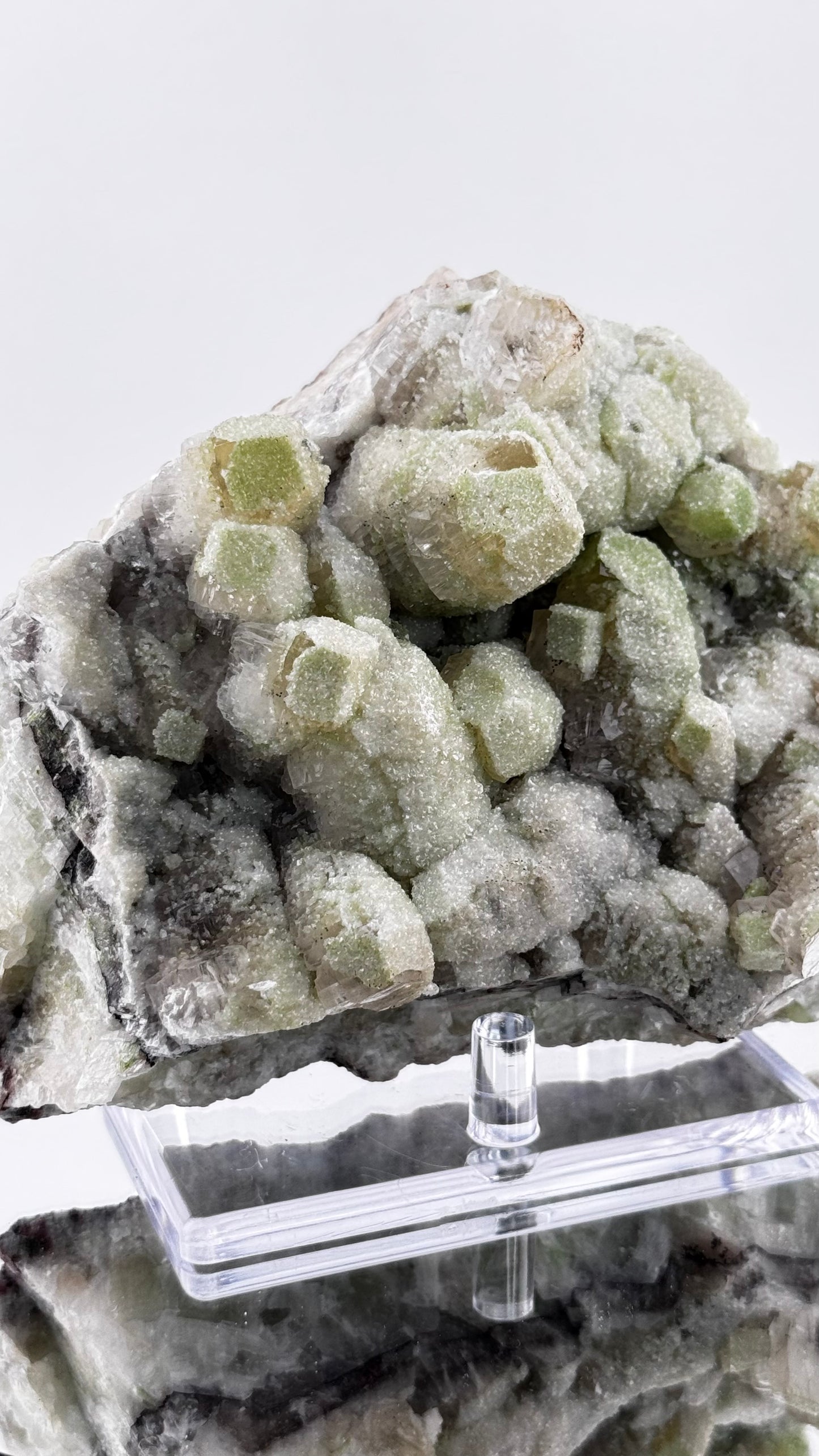 Duftit auf Calcit – Tsumeb Mine, Namibia, 884g