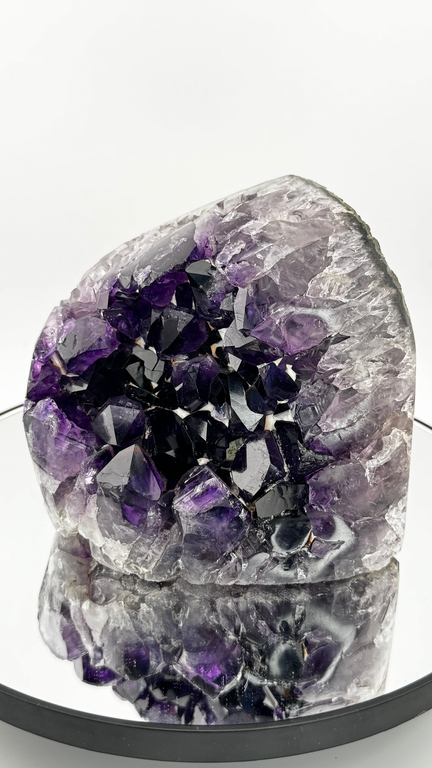 Amethyst-Geode – Extreme Farbtiefe- Brasilien  12 × 13 cm, 1,5 kg