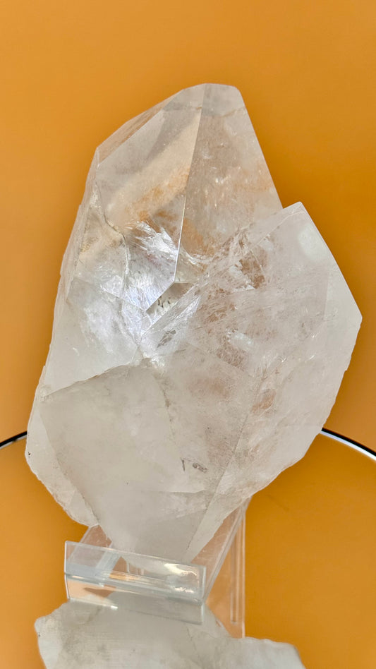 Bergkristall Madagaskar 1,6 kg Gesamtansicht naturbelassen
