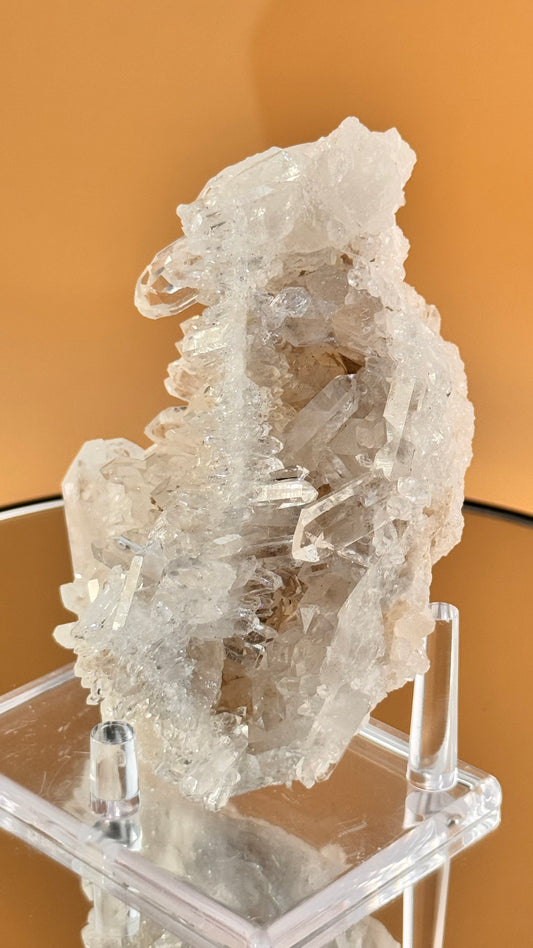Bergkristall Geode-Formation – Brasilien  Vitrinenformat