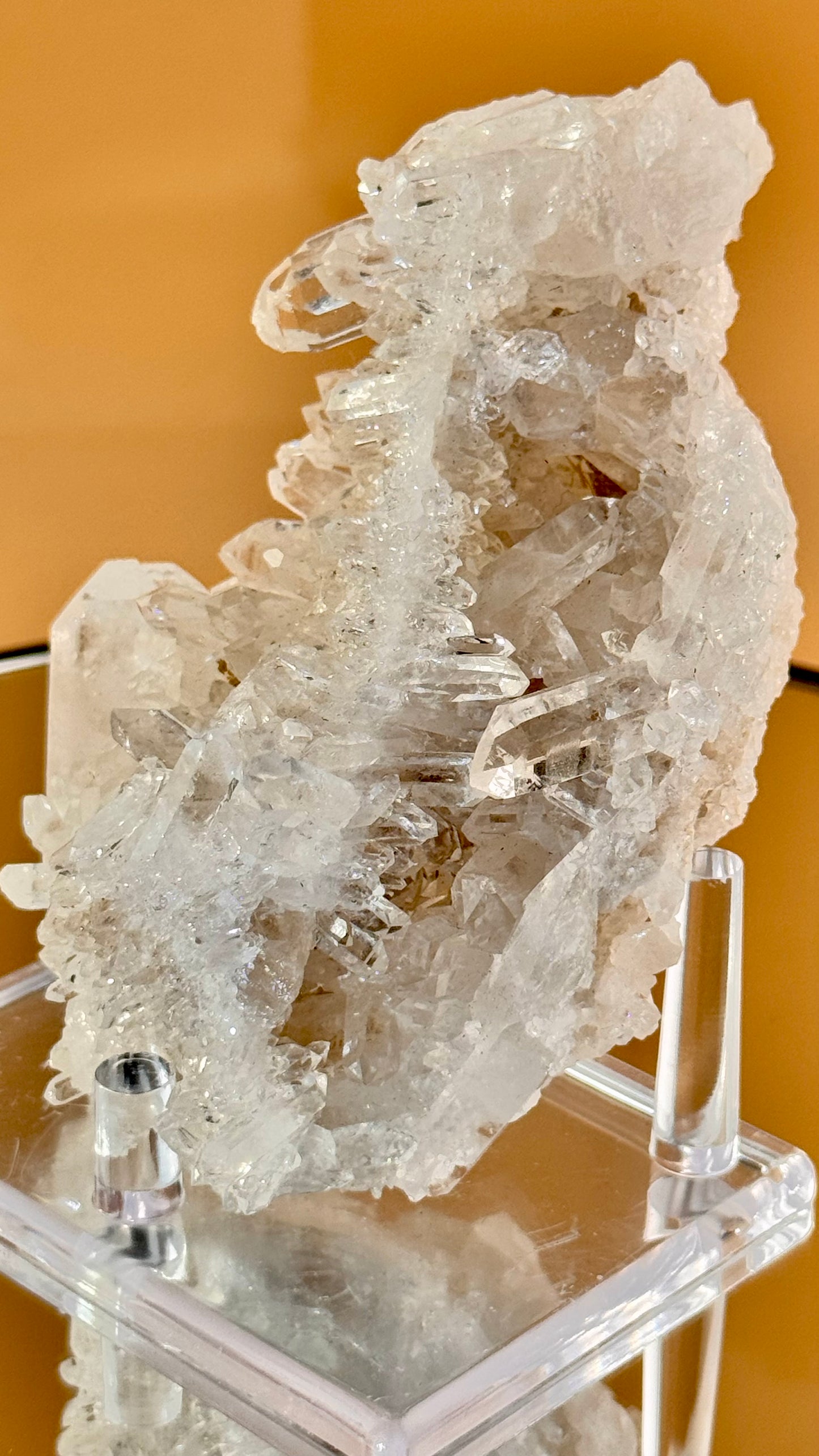 Bergkristall Geode-Formation – Brasilien  Vitrinenformat